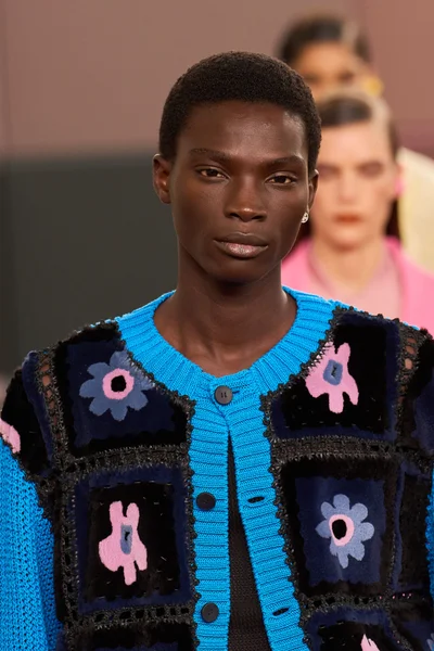Look 147